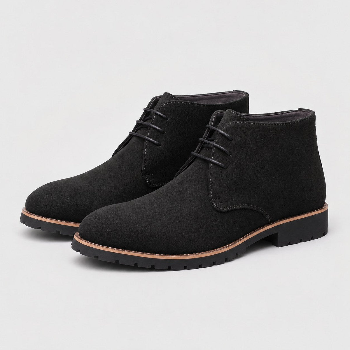 Men's chukka boots in Black | Tibberton – side view