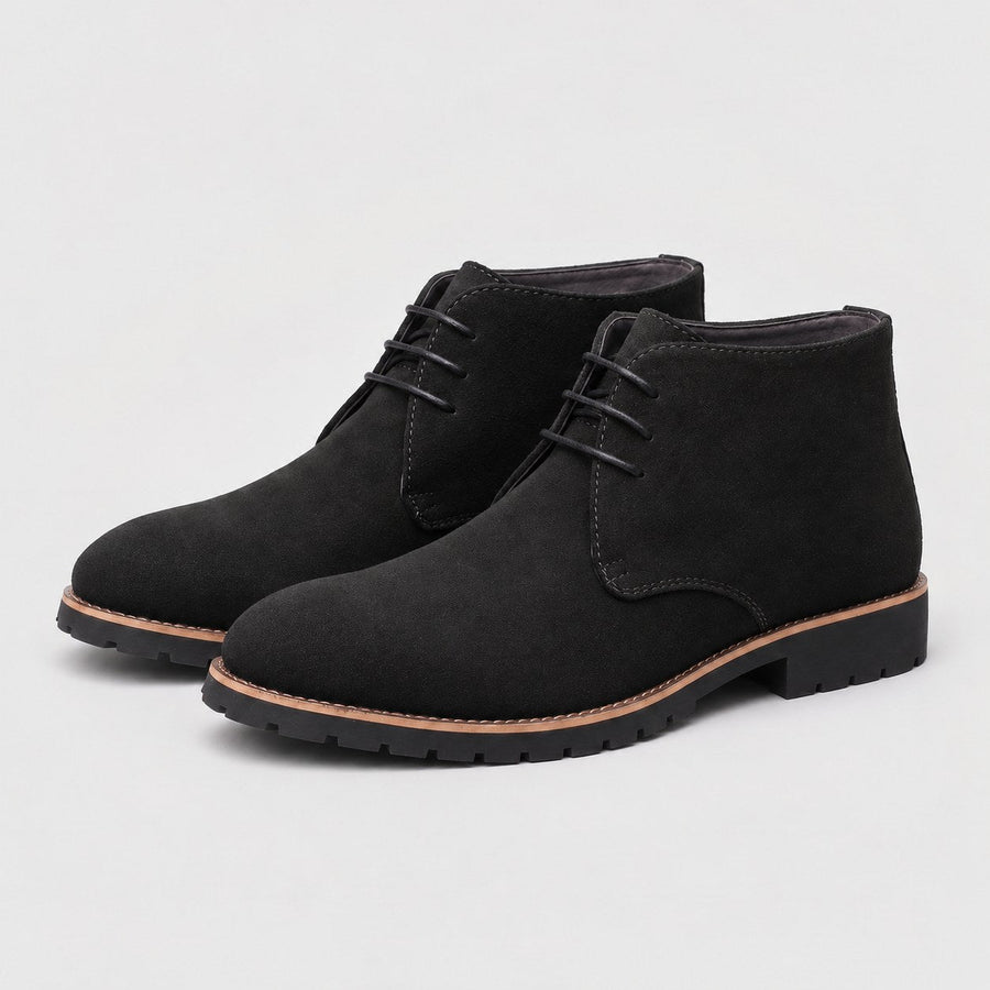 Men's chukka boots in Black | Tibberton – side view