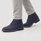 Men's chukka boots in Navy | Tibberton – side view
