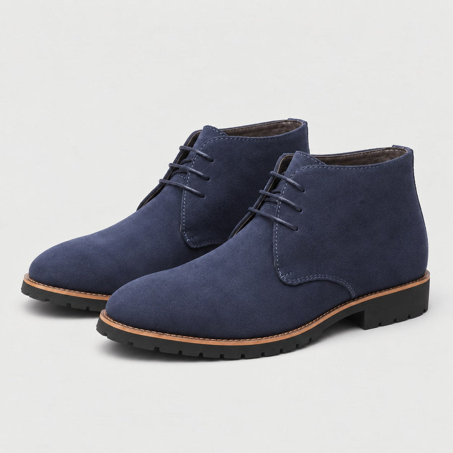 Men's chukka boots in Navy | Tibberton – side view