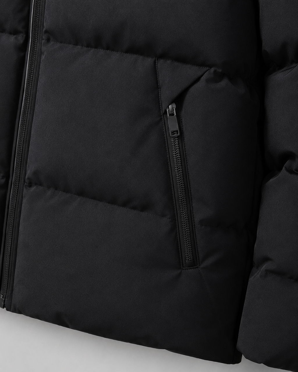Men's drawstring hood puffer jacket with zip pockets