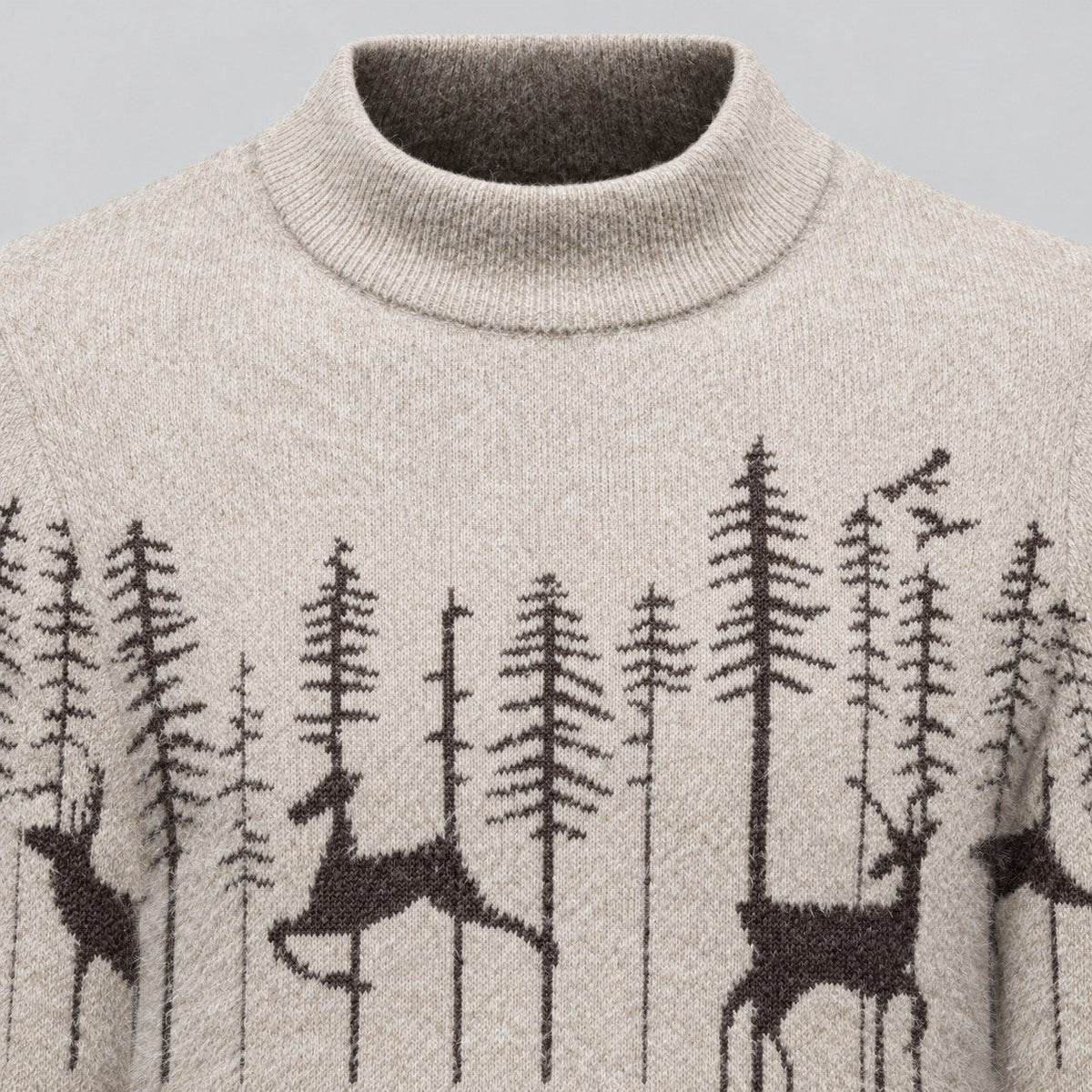 Men's woodland Christmas jumper in Beige | Redmire – detail view