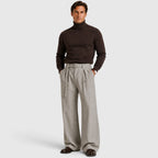 Men's lightweight pleated straight-leg tailored trousers