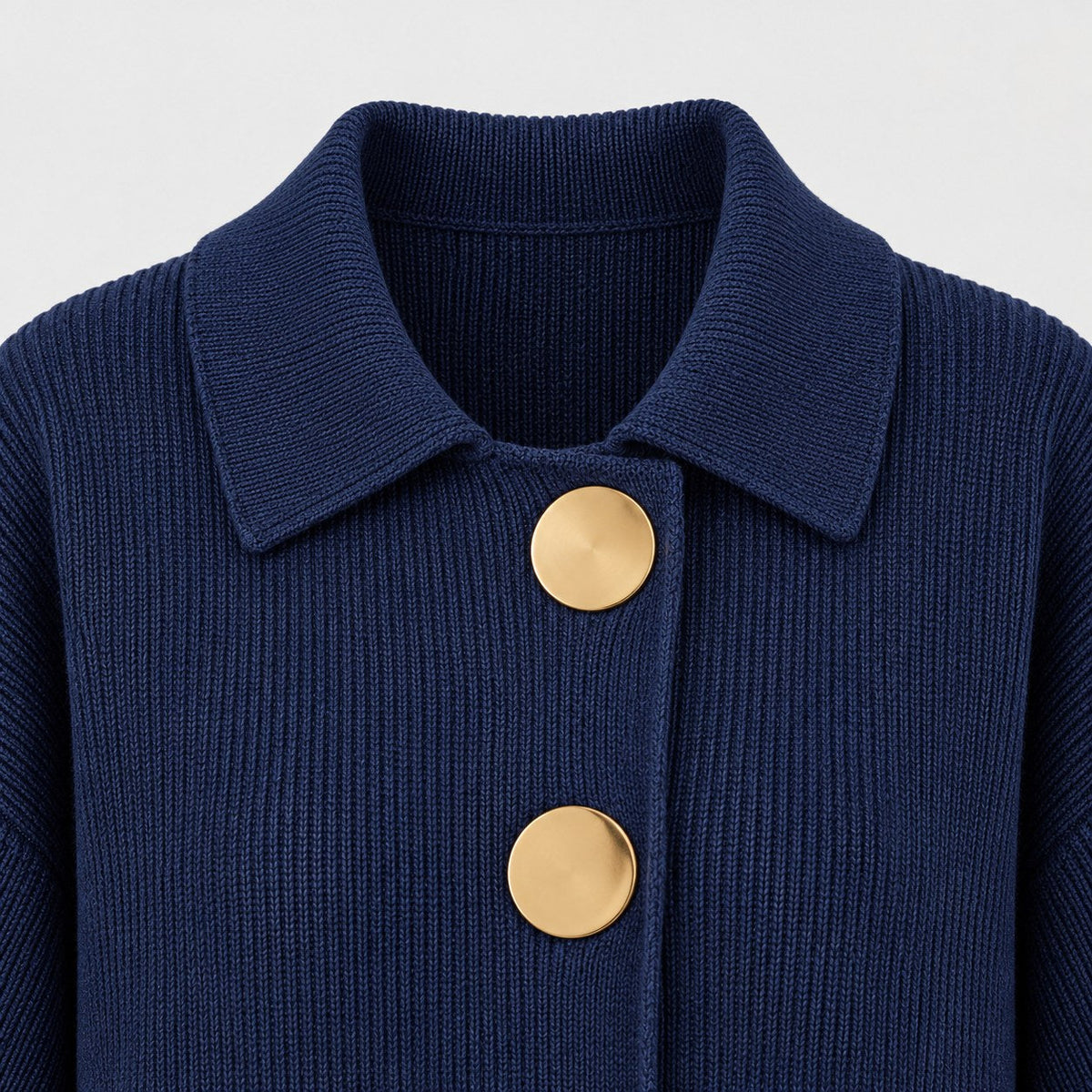 Women's oversized cardigan in Navy | Appletreewick – detail view