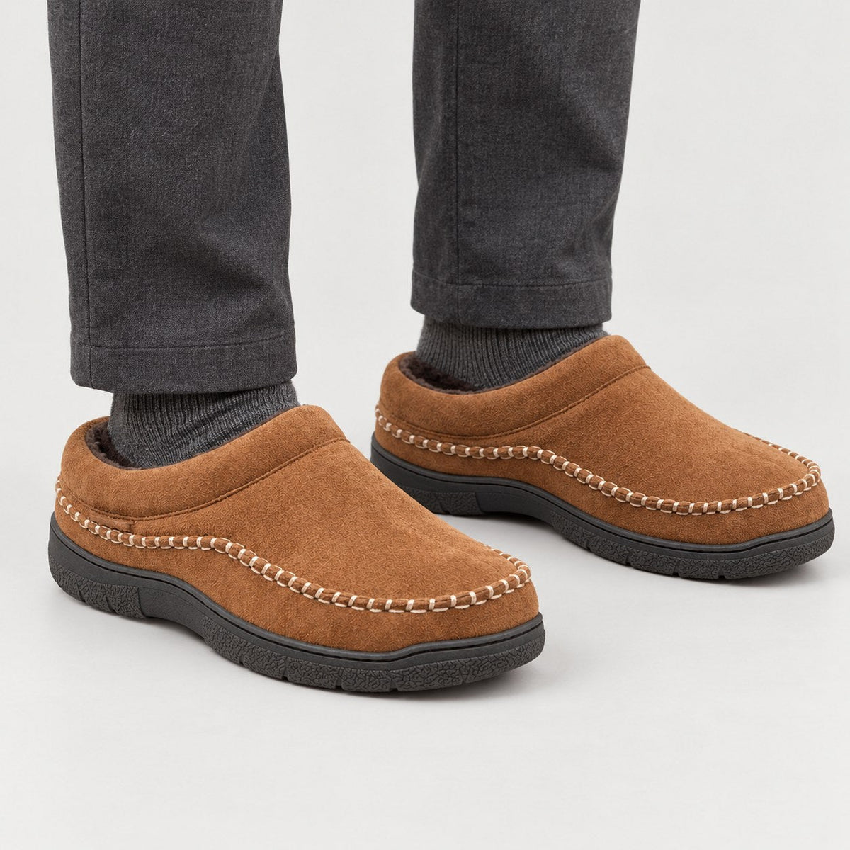Men's mule slippers in Tan | Yarpole – side view