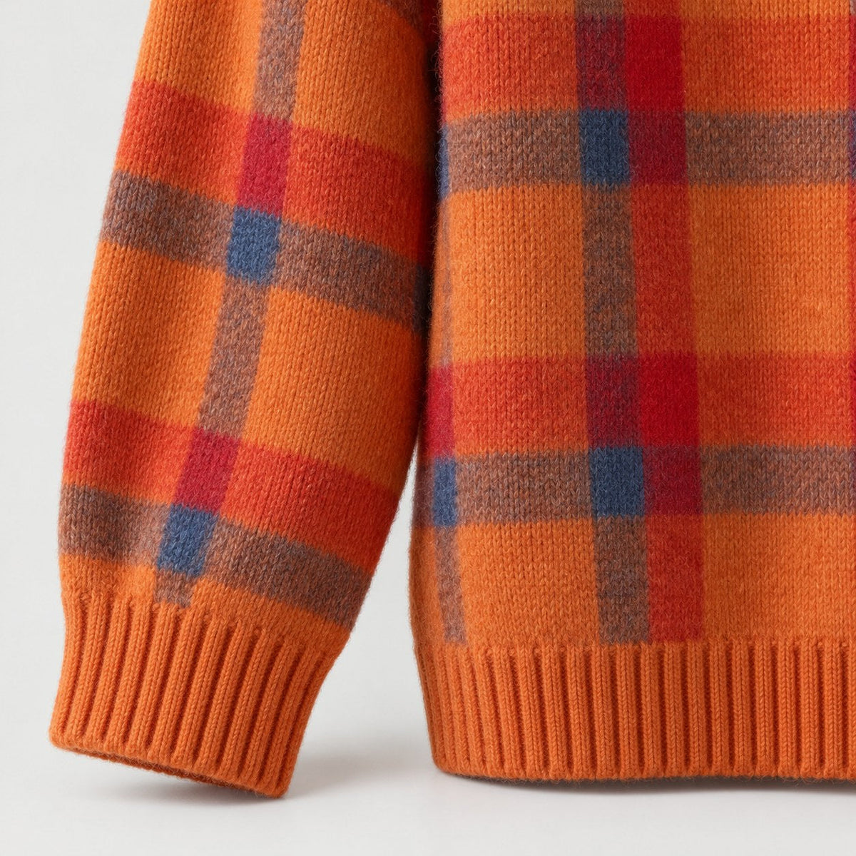 Women's checked knit cardigan with shirt collar in Orange | Gunwalloe – detail view