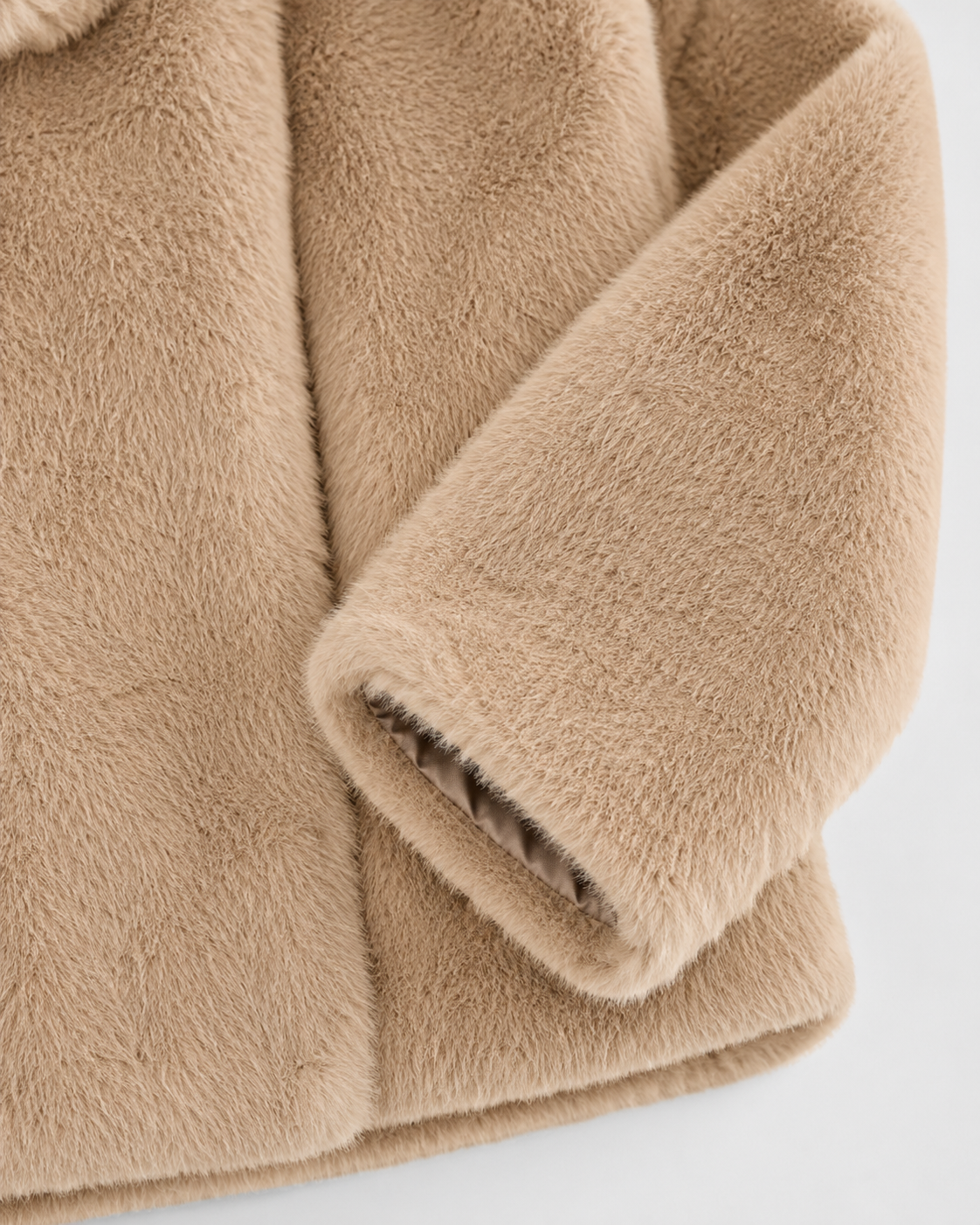 Veste courte en fausse fourrure à col large pour femme | Kempsford