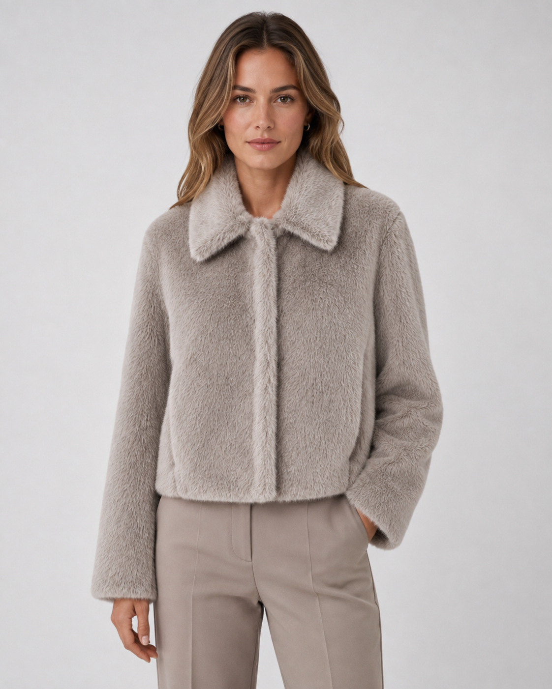 Veste courte en fausse fourrure à col large pour femme | Kempsford