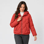 Women's wave-quilted puffer jacket in Red | Hargrave – front view